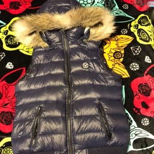 American Eagle Navy Blue Puffer Vest